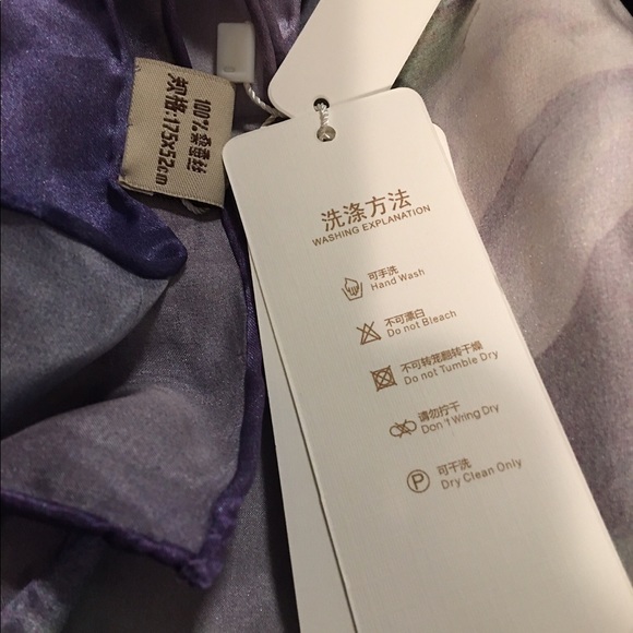 ❌🛑SOLD🛑❌ Vintage 100% Silk Boshine Scarf 💜 - Picture 7 of 16